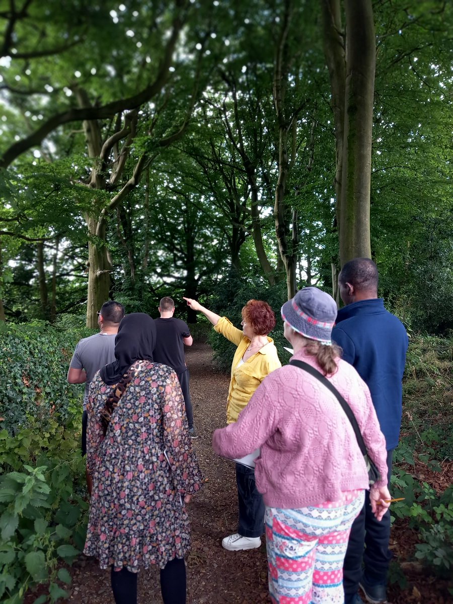 NicolaInnes11's tweet photo. This week our Greenspace group was visited by local artists to complete a therapeutic art session @myplace2gr0w https://t.co/PzlKB0PkQX