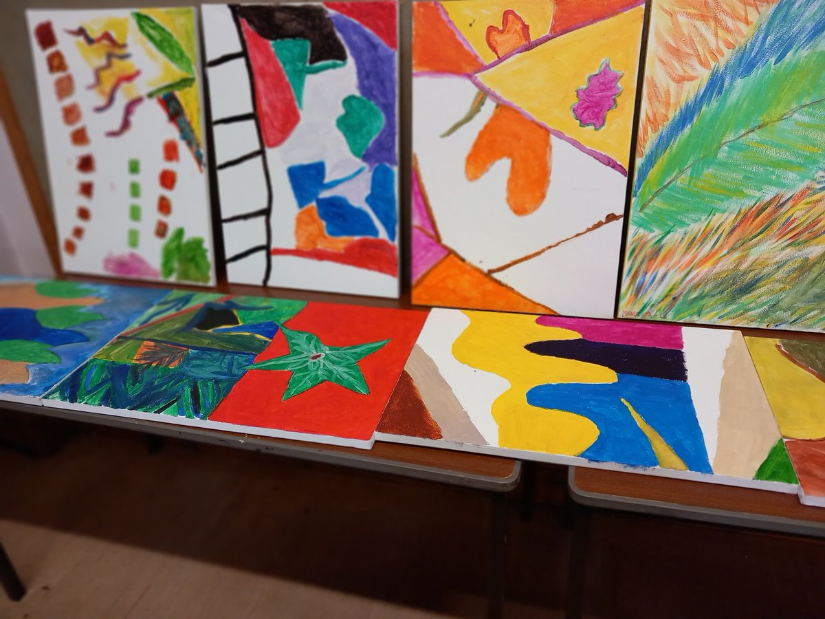 NicolaInnes11's tweet photo. This week our Greenspace group was visited by local artists to complete a therapeutic art session @myplace2gr0w https://t.co/PzlKB0PkQX