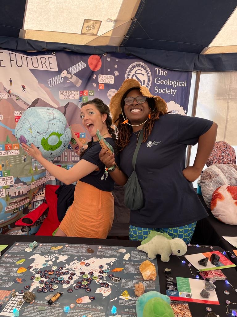 We're looking for enthusiastic volunteers to help us with outreach and public engagement at Green Man music festival in South Wales. 

📅 15 - 18 August

Join our Geoscience Education and Outreach Network and apply via the 'Volunteer Opportunities' channel discord.com/invite/U3nyxfEU