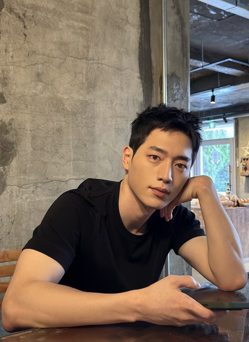 seokangjun's tweet photo. everyone, meet my husband 🫶 https://t.co/AjWYr0tyUM