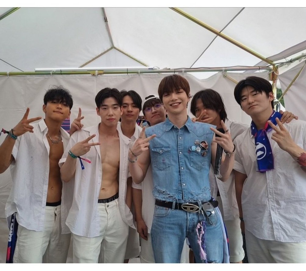 cookie13877351's tweet photo. Thank you Daniel for the beautiful picture together with your dancers
@konnect_danielk
@kd_officialx
#kangdaniel
#dsnityfam #Danities
#stand4kangdaniel https://t.co/eDsqh5e232