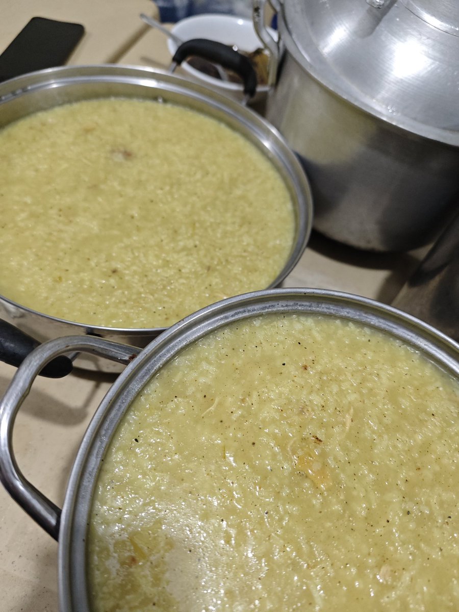 GabrielaWomenPL's tweet photo. Kasalukuyang naghahanda ang mga volunteers ng Gabriela Women's Party ng pagkain para sa mga nasalanta ng Bagyong #CarinaPH 🍲 https://t.co/W3jEyrLsYb