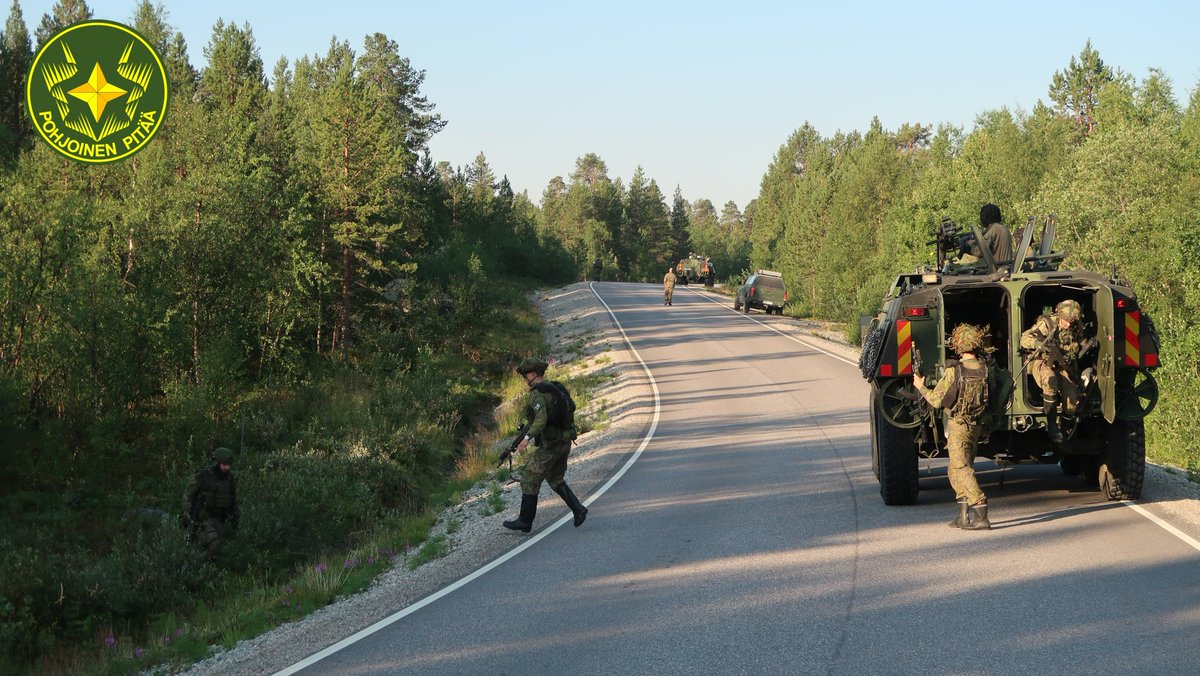 Luontoäidin määräyksestä #RYSKE-harjoituksen keskeinen arktinen teema on toiminta helteessä, Sevettijärvi 23.7.2024 iltapäivällä +28C.
#jääkäriprikaati #valmiusyksikkö #PohjoisenPuolustajat
#lapjp #rovitpsto
#maavoimat
#StrongerTogether

Kuvat: Ari Mure