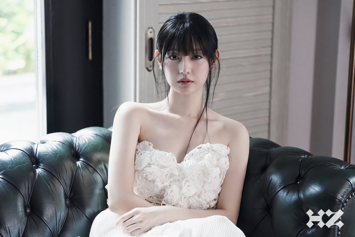 [#김지원] #POST
김지원 보그싶다
🔗 naver.me/Fr7Fq4dm

#KIMJIWON #하이지음스튜디오 #HighZiumstudio #화보 #magazine #보그코리아 #VogueKorea