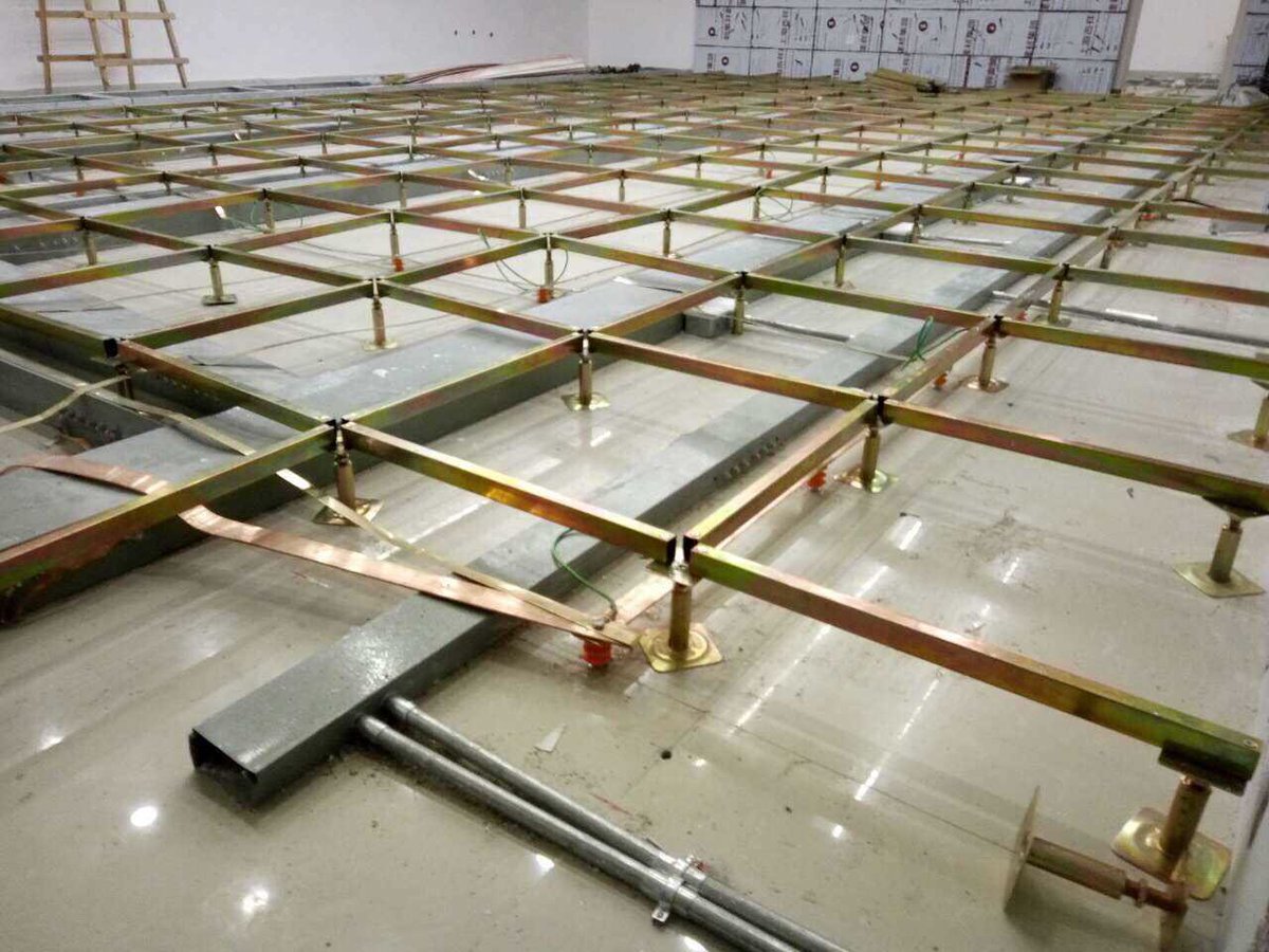 collenhancn's tweet photo. This is bolt on stringer understructure system for raised floor and equiped with earth grounding system.all setting is to transfer the static from the electric equipment to the ground
#raisedfloor #accessfloor #static #computerroom #datacenter #antistatic #ztfloor #modularfloor https://t.co/aZ3mzenZfc