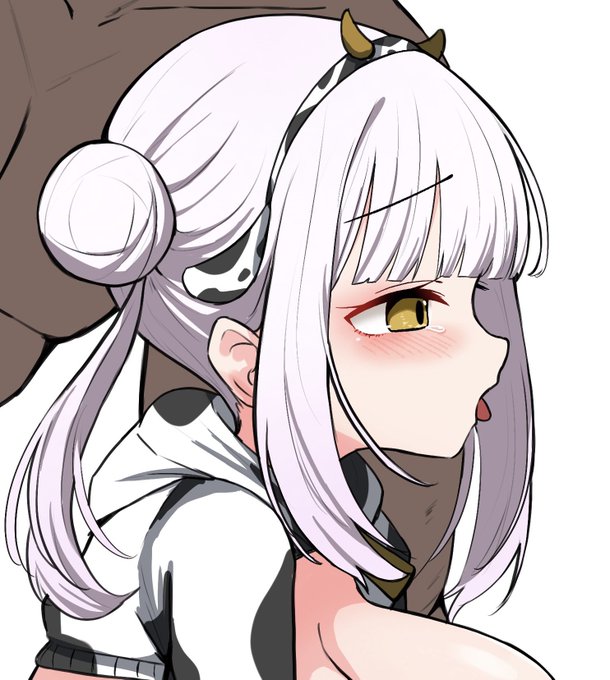 横顔練習してる 