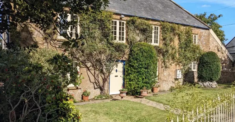 ACountryCottage's tweet photo. 😍🌟 #LASTMINUTE #SPECIALOFFER 🌟😍 Myrtle House Old Farmhouse and Annexe, Somerset, #LastMinuteCancellation, Was £1375, now £1150 16% Off. Deal available for stays between 17th August to 24th August #countrycottages #summerbreak #summerdeal #selfcateringbreak #holidayhome https://t.co/FMqxSKyT1V