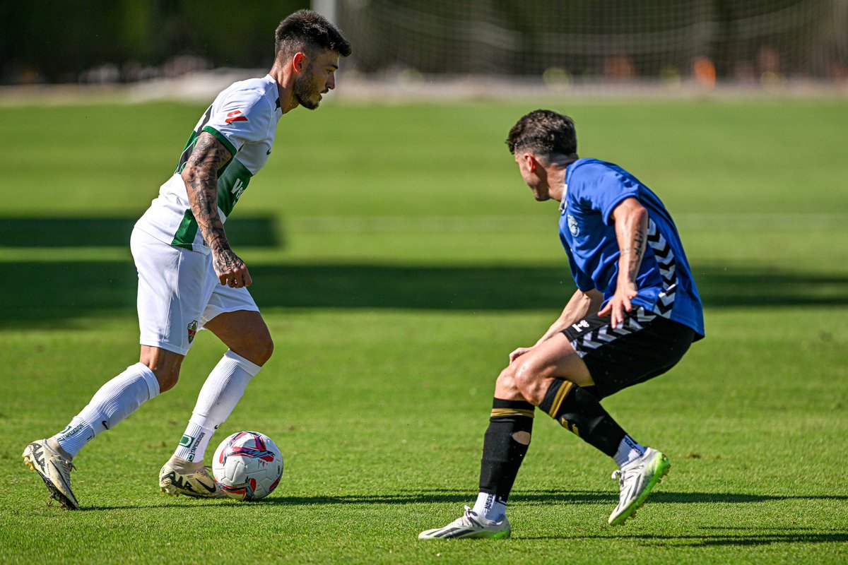 elchecf's tweet photo. โฑ๏ธ 36' ยกBuenos minutos de los nuestros! Control de la posesiรณn y presiรณn alta en campo rival cuando no la tenemos.
๐ข 1-0 โซ๏ธ
#ElcheIntercity | #PretemporadaECF https://t.co/b7gKjO6jud