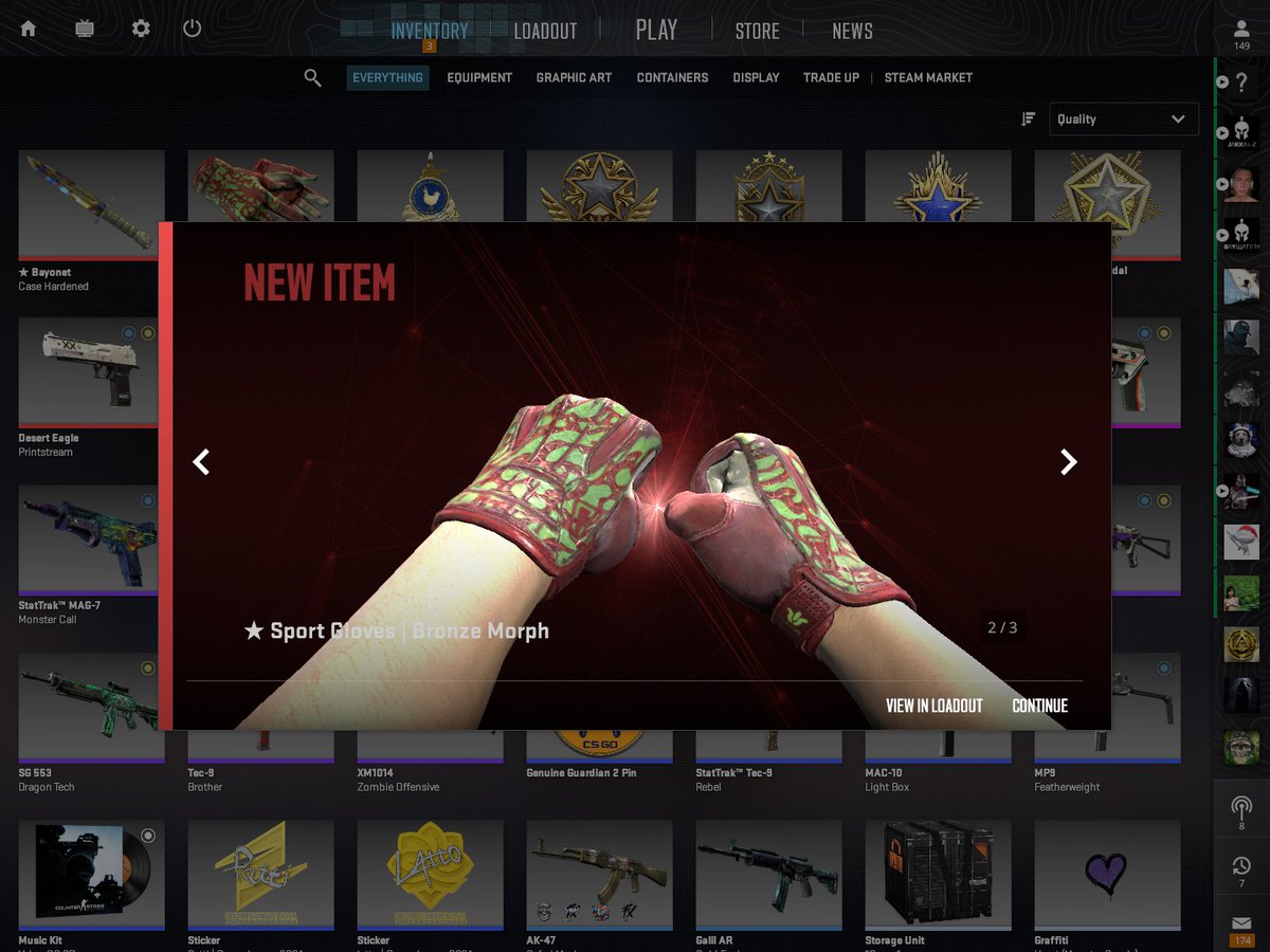 ScurrieZA's tweet photo. Picked up new knife + gloves. Fully aware they don't rly go together but just a personal choice for a lil bit so yea https://t.co/24cU3d91Wa