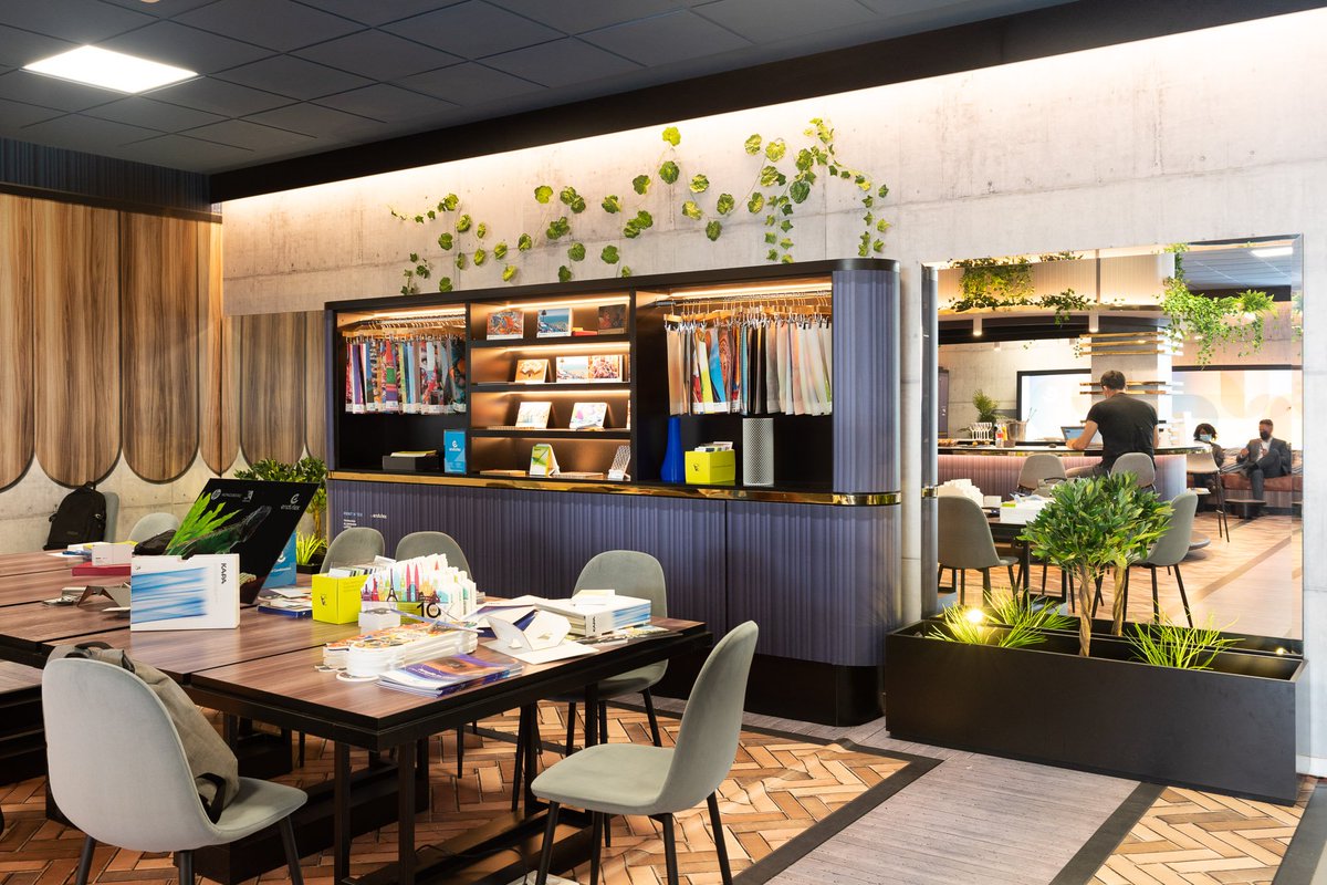 APdigitales's tweet image. Entrevista HP + Partners: &quot;Juntos somos invencibles&quot; (8) | #ENDUTEX : “Los beneficios que aporta #HPLatex son una opción atractiva para una variedad de aplicaciones y sectores industriales”
➡️tinyurl.com/27mfqyfe
@HPGraphicArts #impresiondigital #tintablanca #sostenibilidad