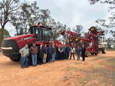 Day 2 #GRDCStudyTour Qlders visit Lowbank grower group and Harts farm with Mallee Sustainable. Key messages “KISS” &amp; “create culture of sharing and learning”. Let’s say we needed the fire! <a href="/theGRDC/">GRDC</a> @DAFQld #RiskWise <a href="/1980BenTaylor/">Ben Taylor</a> <a href="/jakeonfarm/">Jake Hamilton</a> <a href="/MsfMallee/">Mallee Sustainable Farming</a> <a href="/HenryBasker/">Henry</a>