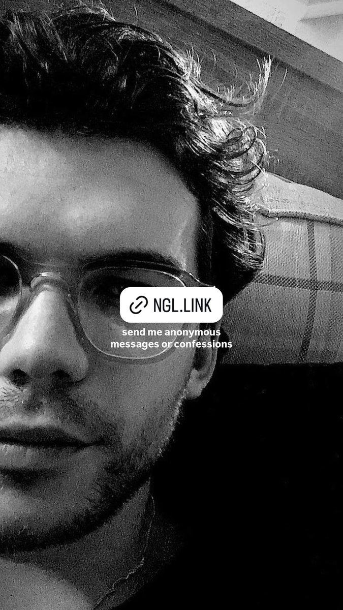 serenaissaance's tweet photo. — NGL, a #polin filo au;

wherein penelope accidentally confessed to her best friend and long-time crush just the day before the new school year began.

#bridgerton #filo #socmedau https://t.co/a4m4gP7Sq1