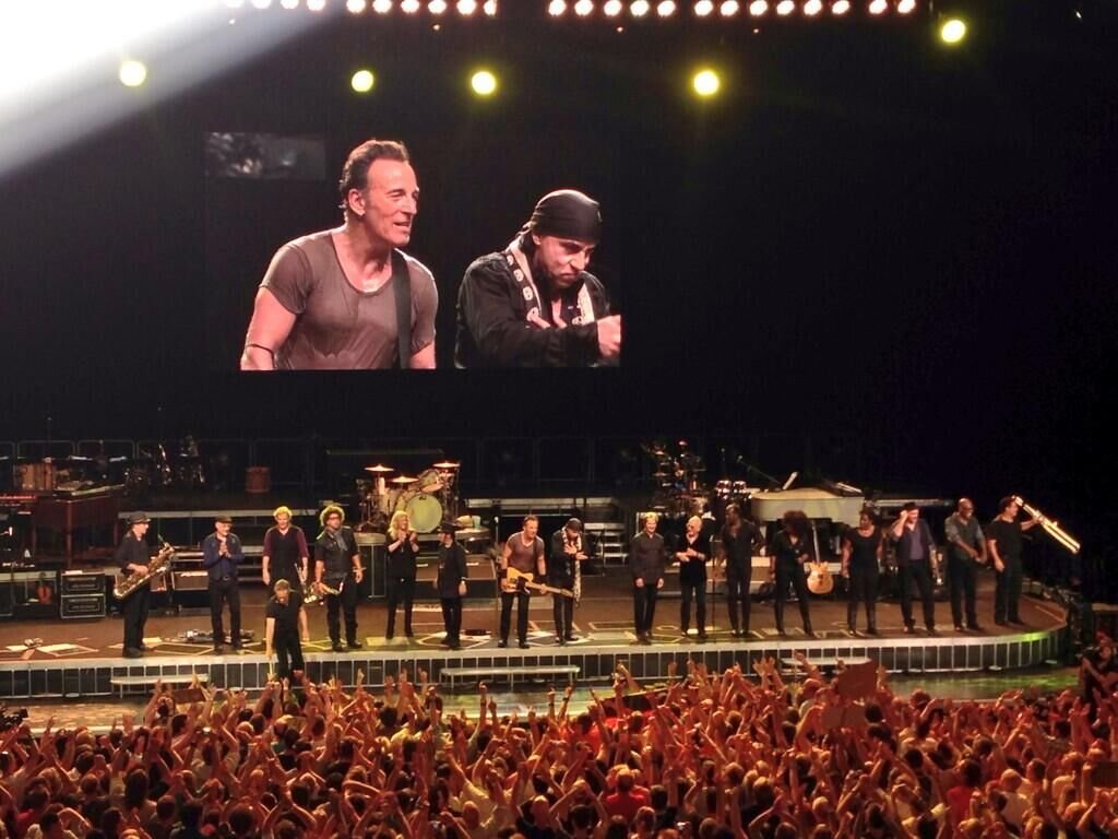 fdarena's tweet image. ⏰⏪ Today, we&apos;re celebrating our &apos;Bruceaversary&apos;!

11 years ago today...

Who was here for Bruce @Springsteen&apos;s legendary gig on 24/07/2013? 

#Springsteentour2024