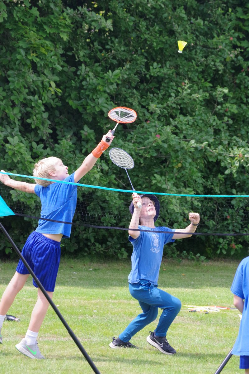 OakfieldFirstPE's tweet photo. Year 3 had a great time at a Summer Festival taking part in a variety of different sports including badminton and baseball @oakfield1st_sch https://t.co/5JvaS8EOFw