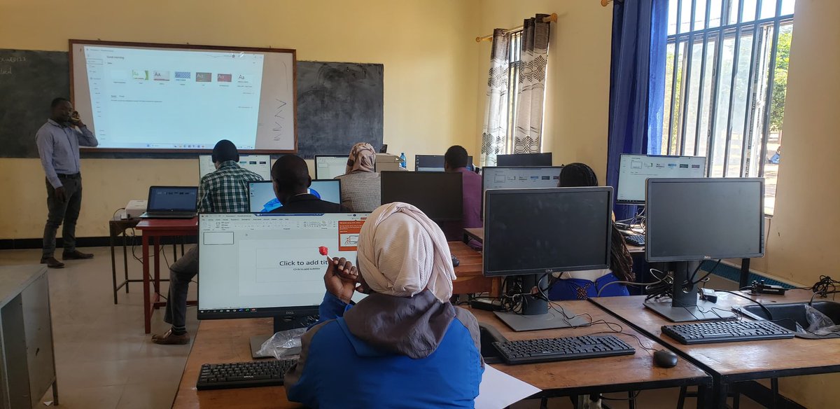 Lyra_Tanzania's tweet image. Engaging in Day 3 of teacher’s training at Msanga secondary school in Chamwino Dodoma on July 24, 2024. Today’s focus: Empowering educators with effective presentation skills through Microsoft PowerPoint. #moest #mewaka #TeachersEd