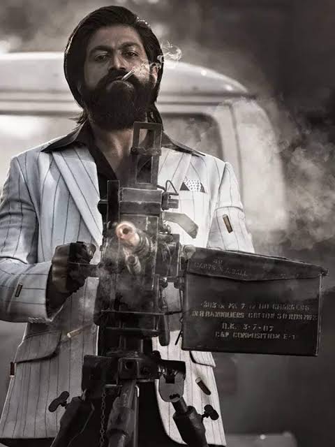 _KuldeepX's tweet photo. SOMETHING BIG IS COMING....

Going to be a Big Blast💣 #KGF3 https://t.co/CNVzwRtonx