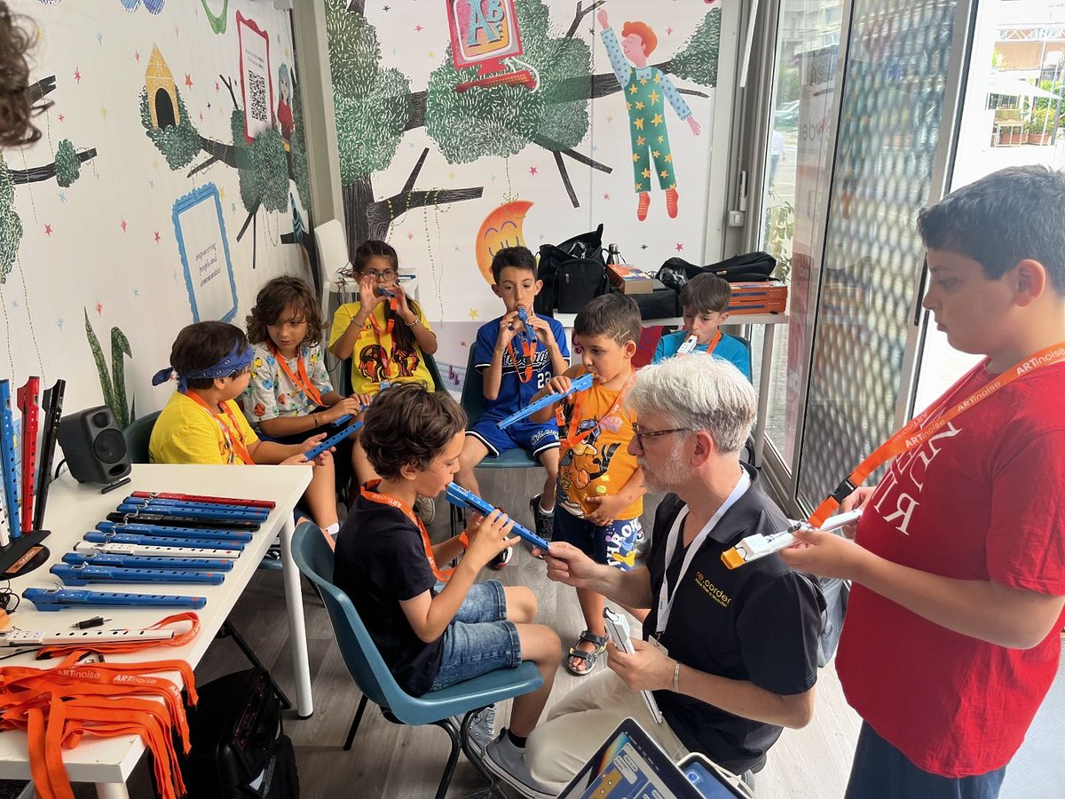 Il nostro workshop "Il flauto del futuro" è in pieno svolgimento al <a href="/giffonifilmfest/">Giffoni</a> con la <a href="/abfoundation/">Andrea Bocelli Foundation</a> !🎶🌟In questo laboratorio innovativo, i partecipanti stanno esplorando le meraviglie del re.corder, unendo musica, creatività e tecnologia.  #Giffoni54 #artinoiserecorder