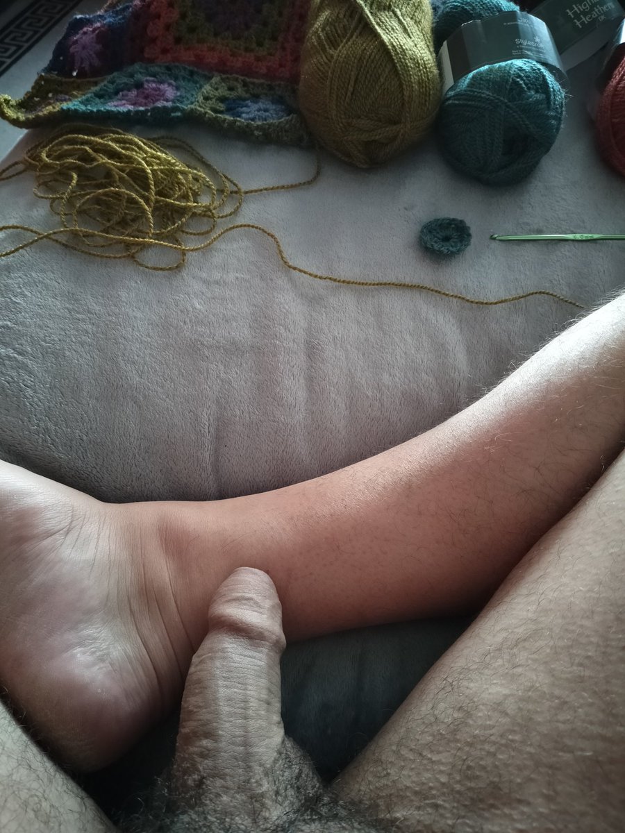 ajhb_alt's tweet photo. You lot get me going, not as much as my husband. Yes, I need to d-fluff me nob. Blanket coming on very nicely. Hopefully have a good hole for my fantamazing husband later 👌👈🍆💦 https://t.co/WiHQ16XOiJ