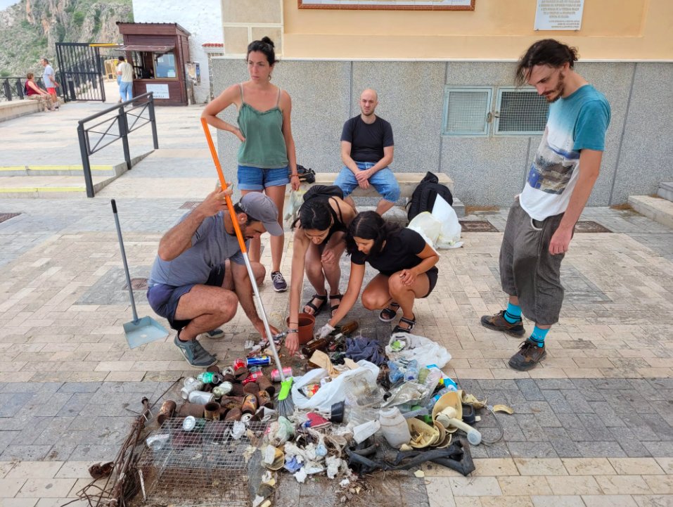 Looking to challenge the traditional norms of #housing and even co-living?
📷 Learn about Spores Home from the viewpoint of a resident, a #coliving  and #coworking  space in Spain that encourage inclusion and positive #localimpact.
cooperativecity.org/2023/08/17/spo…