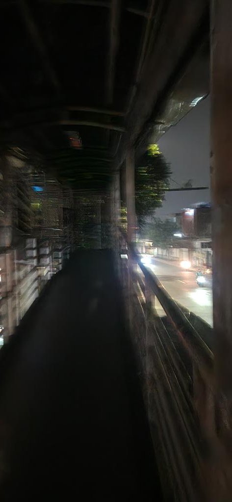 Cakraa24's tweet photo. Hai admin @PT_Transjakarta izin melaporkan 24 Juli 2024 untuk lampu JPO halte Taman Kota kondisi mati, gelap.
Terima kasih. https://t.co/LZtXVvplRi
