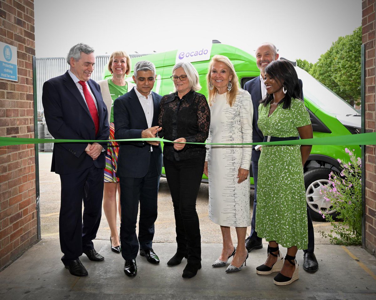 debs_wb's tweet image. Was a privilege to be at the launch of London&apos;s first Multibank yesterday. Led by @FelixProjectUK &amp;amp; funded by @MayorofLondon this great initiative will help people with the cost of living by redistributing essential goods to 400,000 families &amp;amp; saving valuable items from landfill