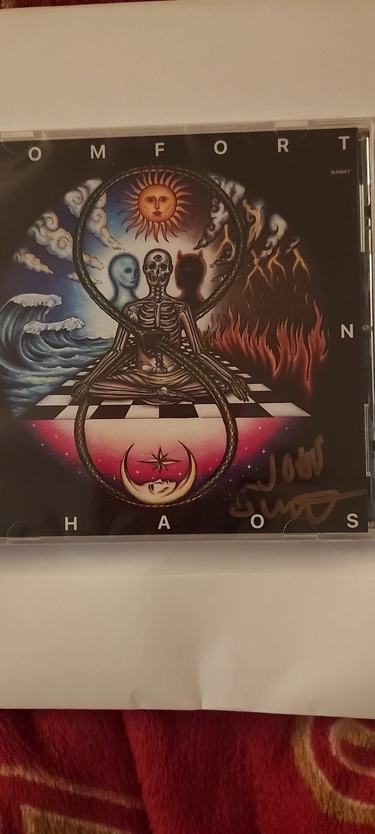 TopNotchBeezy's tweet photo. @johnsummit Welp, I guess I got the one with the smudged signature 🫤🤷‍♀️😂 https://t.co/Zz0c1a4MlT