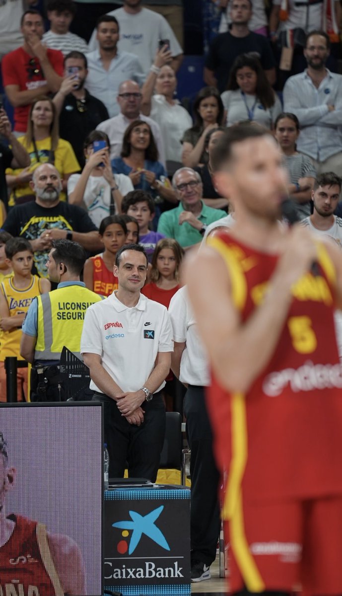 🇪🇸 Momentos históricos: Rudy.

<a href="/JLbasket/">Jorge Lorenzo | Entrenador de baloncesto</a> es un fan más en <a href="/BaloncestoESP/">Baloncesto España</a> 

#GoGarnet

Lente de <a href="/GabiWazowski/">Wazo</a> 📸