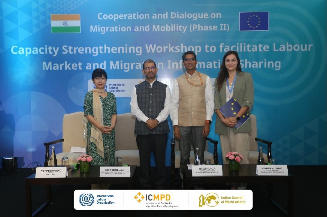 🇪🇺🇮🇳Migration and mobility begins with information sharing 🌐

Capacity strengthening workshop organized along with
<a href="/MEAIndia/">Randhir Jaiswal</a> <a href="/EU_in_India/">EU in India</a> to understand safe and fair mobility pathways under ILO's CDMM-II project

Know more: shorturl.at/Xb367

<a href="/ICMPD/">ICMPD</a> <a href="/ICWA_NewDelhi/">ICWA</a>
