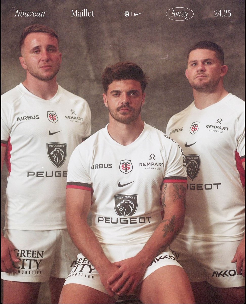 eKoloKante's tweet photo. La photo, le grain, les mecs et surtout le maillot Away 24/25 full blanc du Stade Toulousain, véritable bangeeeeeerrrrrr ⚪️

C’est plus les All Blacks, c’est les All Whites qui vont botter des culs l’an prochain. https://t.co/YLFEyZhaD0