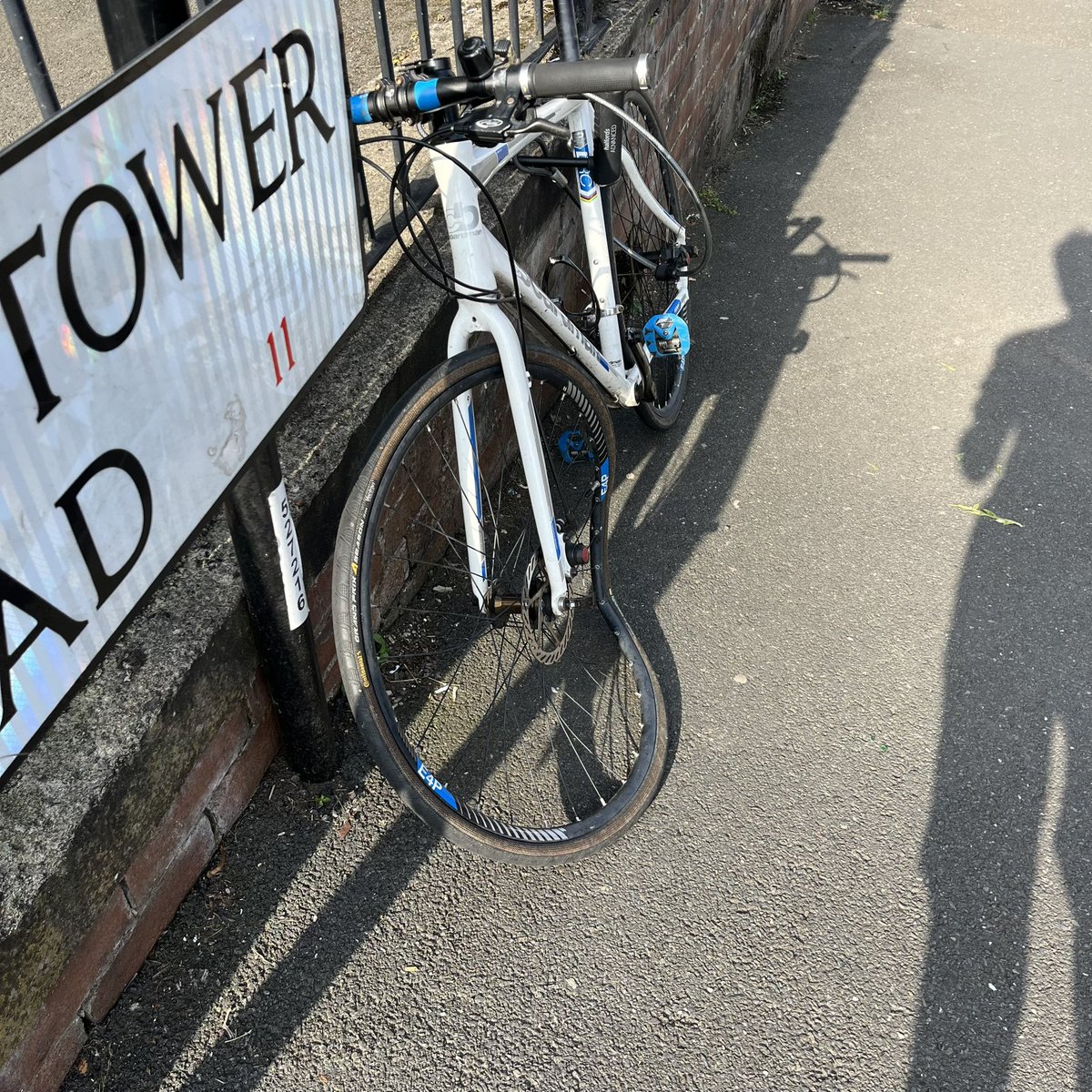 Simon Warren tweet media