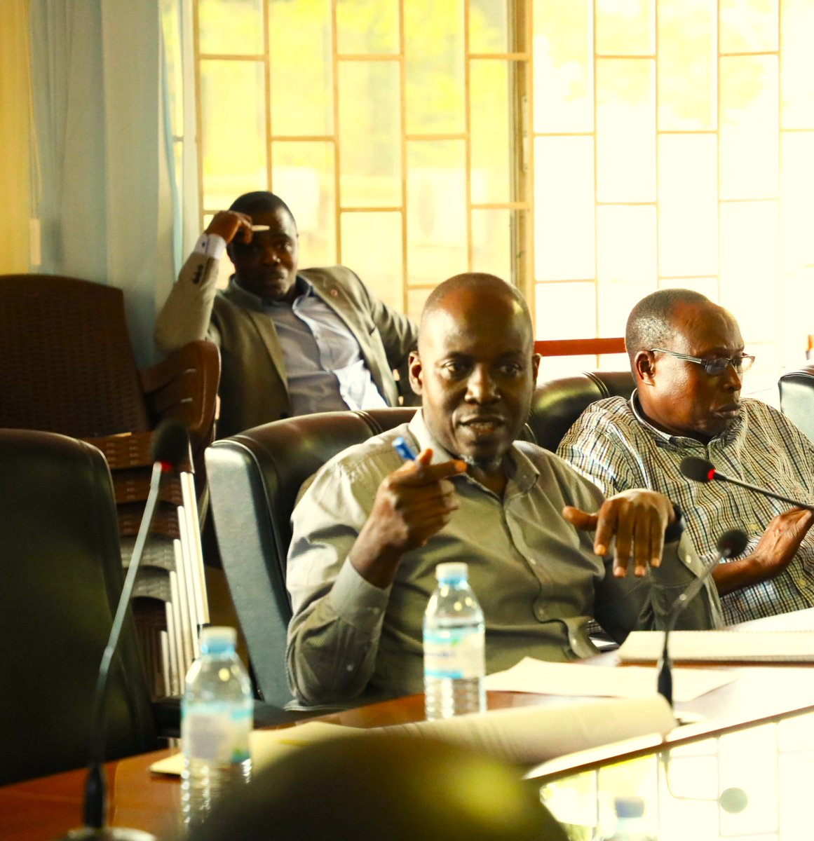 MutebiR41166362's tweet image. We were privileged to host @AaronAtteridge, a consultant with @WorldBank who presented on risk analysis and management to inform the (#NDPIV) formulation. 'Just Transition'- to turn decisions into tangible actions without adversely affecting  beneficiaries
#PlanningforDevelopment