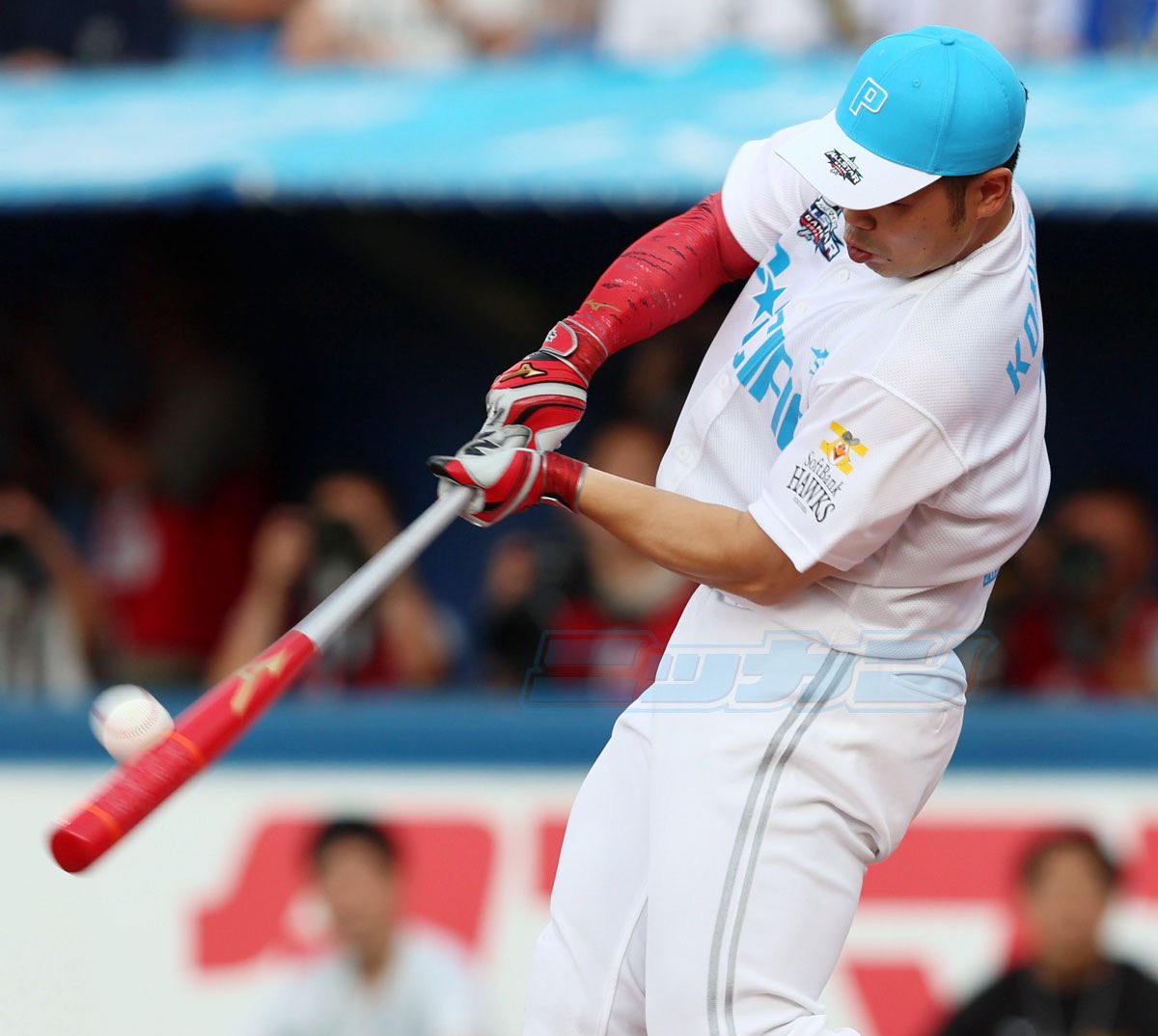 nikkan_hawks's tweet photo. 【オールスター】

ホームランダービーは #近藤健介 選手が優勝しました！
#山川穂高 選手との白熱した決勝戦に神宮は大盛り上がり。

2人の打撃投手を務めた #栗原陵矢 選手もお疲れ様でした🙌

#sbhawks https://t.co/tHl0XMDVr1