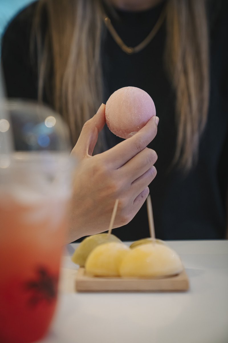akasyaacibadem's tweet photo. We Fresh ile tazeliğin ve lezzetin buluşma noktasına davetlisiniz!
Rengarenk smoothie, enerji dolu bowları ve eğlenceli bubble tea çeşitleriyle her yudumda ve her lokmada sağlık ve mutluluğu hissedin.🍓🥤🍍
#Akasya #Akasya10Yaşında #WeFresh https://t.co/Bzm9NFIzPN