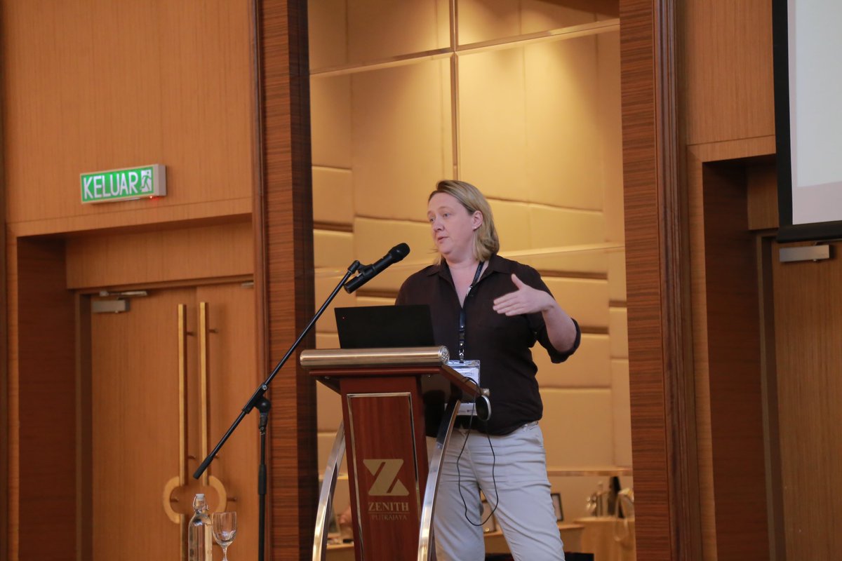 Cindy Lee tweet media