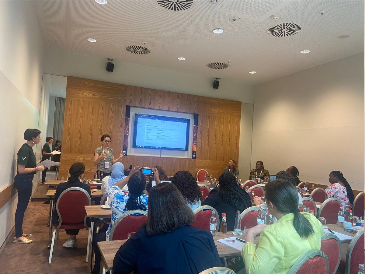 w4_gf's tweet photo. Thrilled about our workshop with the RISE Initiative team discussing the participation of diverse women in the Global Fund and implementing gender-transformative #HIV programs. 

Thanks to all the advocates who joined us! 🌍💪 #AIDS2024 #fundherhealth https://t.co/rraNuYx0By