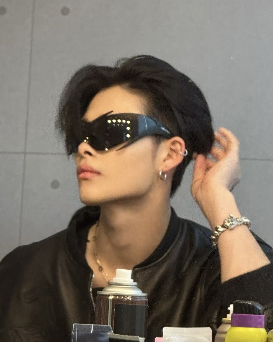 hoonki for gentle monster x mugler ❤️‍🔥

#SUNGHOON #NI_KI