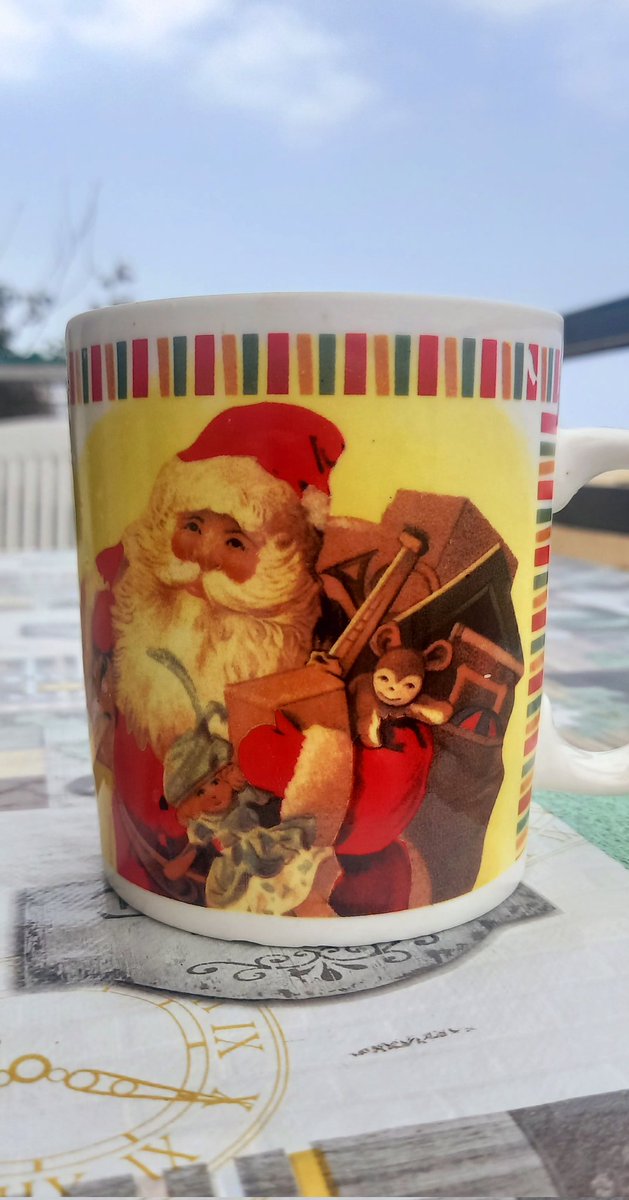 lalllllou's tweet image. بكير تبلّش حط اغاني العيد او معليش؟؟؟ 🤔😅
#HelloEveryone