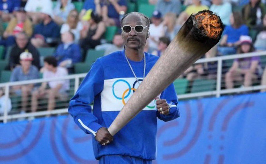 tyorigino's tweet photo. オリンピックの聖火ランナーを務めることなったSnoop Dog https://t.co/lsItVfGwXX