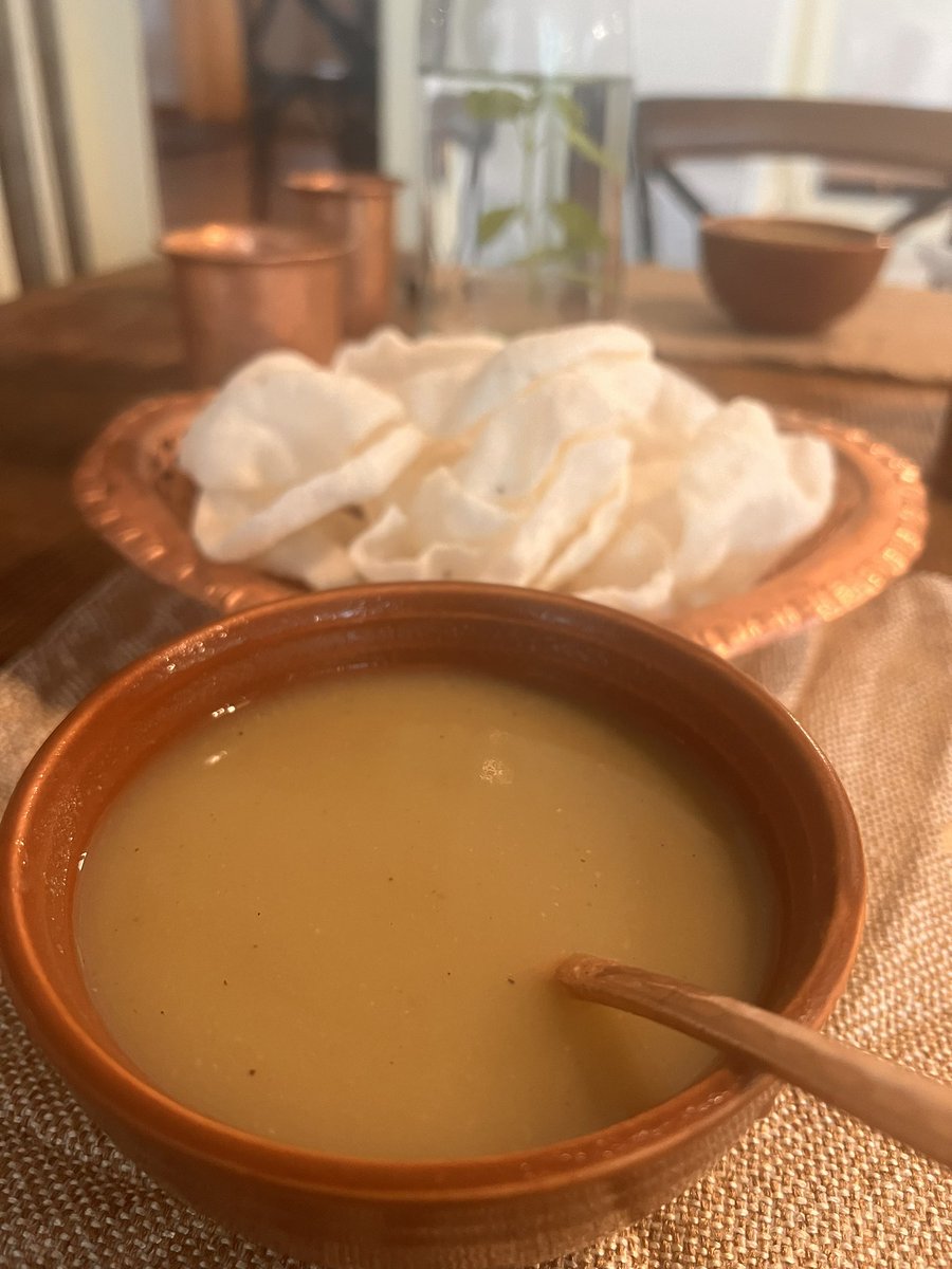 _myartjournal's tweet photo. Drumstick soup with papad @Ishalifeindia Hyderabad 💛
#DatewithMom
#HealthyFood https://t.co/YqJnuxr3NQ