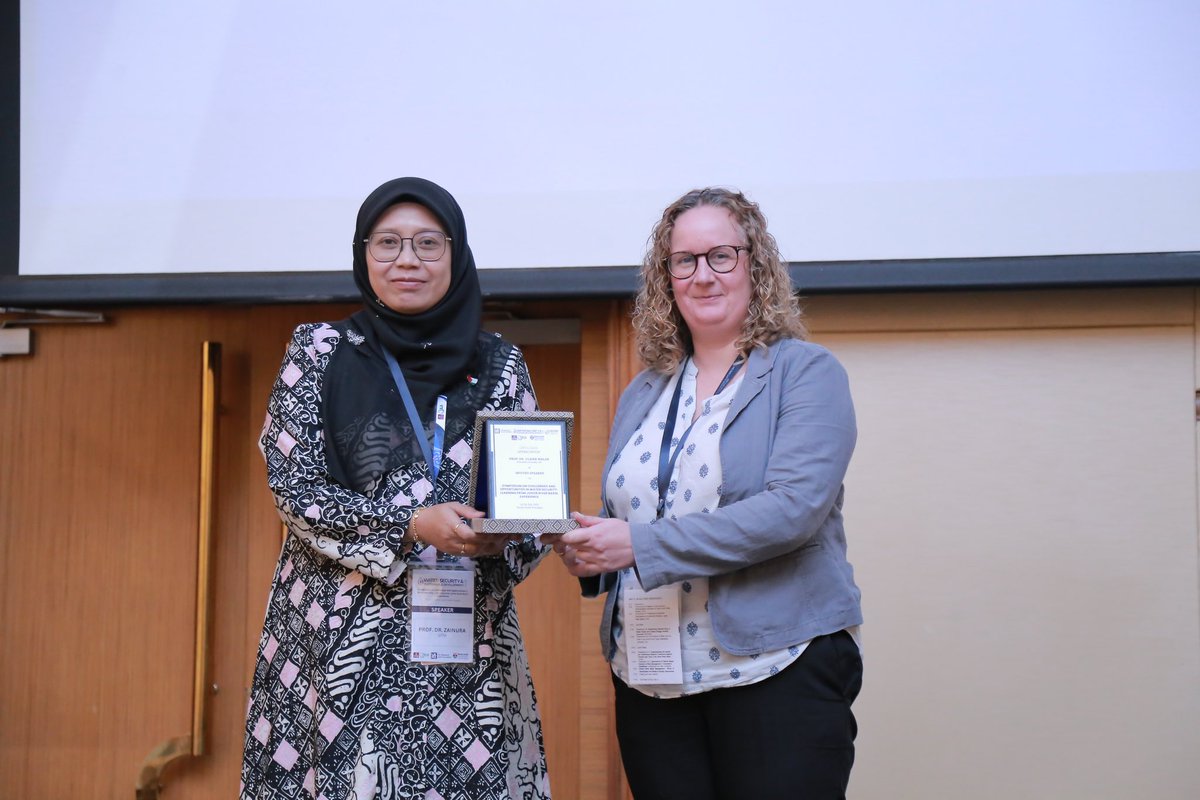 Cindy Lee tweet media