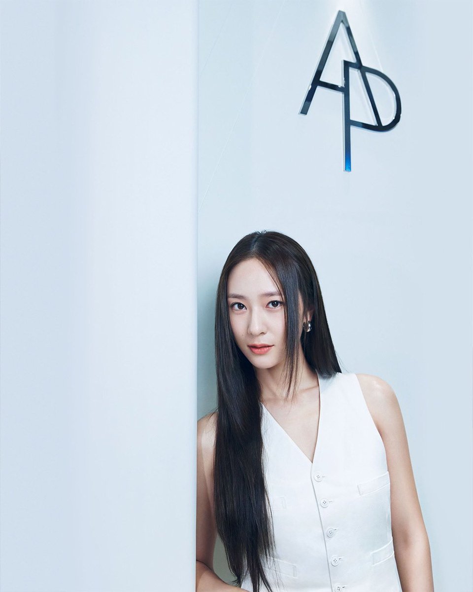 AP Beauty’s IG update with Krystal 🤍