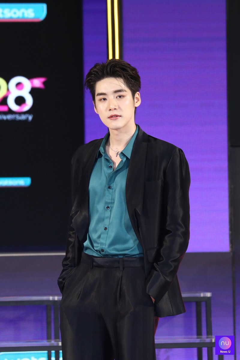 NNEWs_Uent's tweet photo. "เล้ง ธนพล" ร่วมเดินแบบในงาน Watsons 28th Anniversary ฉลองครบรอบ 28 ปี 
วัตสัน พร้อมมอบความสุขให้กับทุกคน!!

#watsonsth 
#Watsons28thAnniversary
#LengThanapon #เล้งธนพล https://t.co/PnWETPNOh5