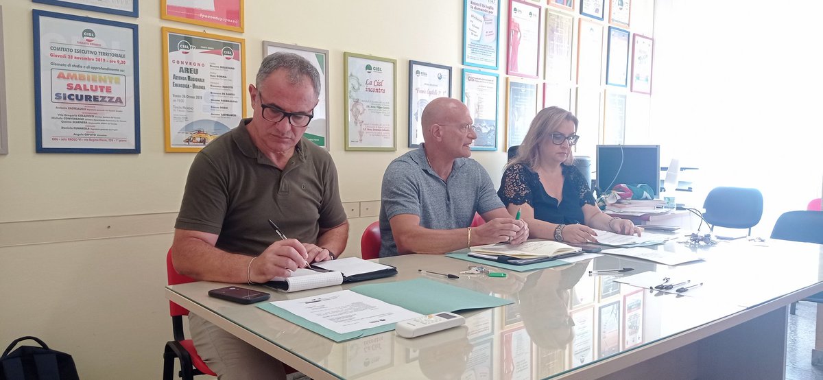 CislTaBr's tweet photo. #24luglio #SedeUst Sono in svolgimento i lavori del #ComitatoEsecutivo della @CislTaBr @gianfr_solazzo @FrulliM @Baldas13Antonio @CislNazionale @CislPuglia https://t.co/OkhUSBZTlJ