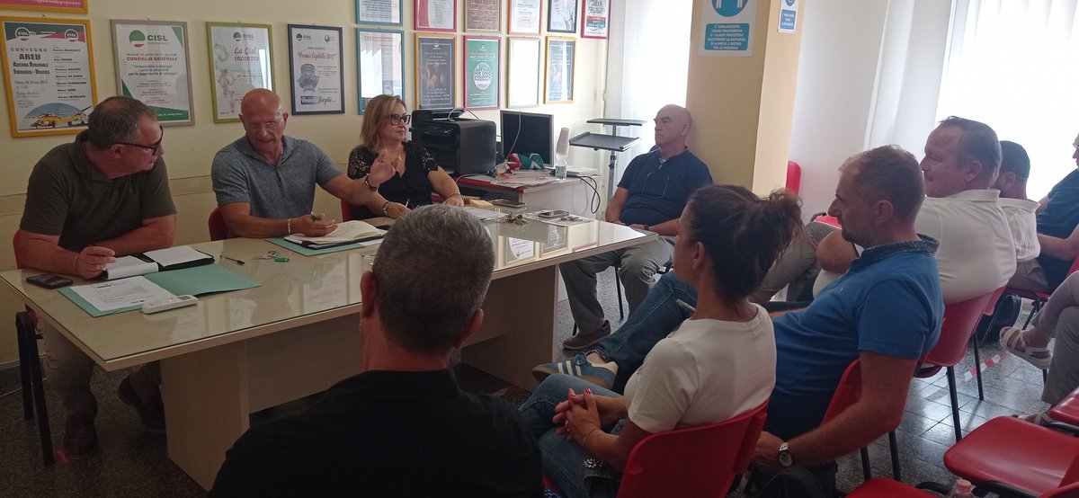 CislTaBr's tweet photo. #24luglio #SedeUst Sono in svolgimento i lavori del #ComitatoEsecutivo della @CislTaBr @gianfr_solazzo @FrulliM @Baldas13Antonio @CislNazionale @CislPuglia https://t.co/OkhUSBZTlJ