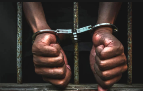 EducationNewsKe's tweet photo. assistant chief, aged 42 years was apprehended by detectives from Nakuru, after preliminary investigations pointed him as a main suspect to have sexually assaulted a 4 yr old girl
more: https://t.co/fhvvgqAMqb
WhatsApp: https://t.co/pDd3PDZRRY
#arrested #defiling #minor #nakuru https://t.co/M6XtPqPlob