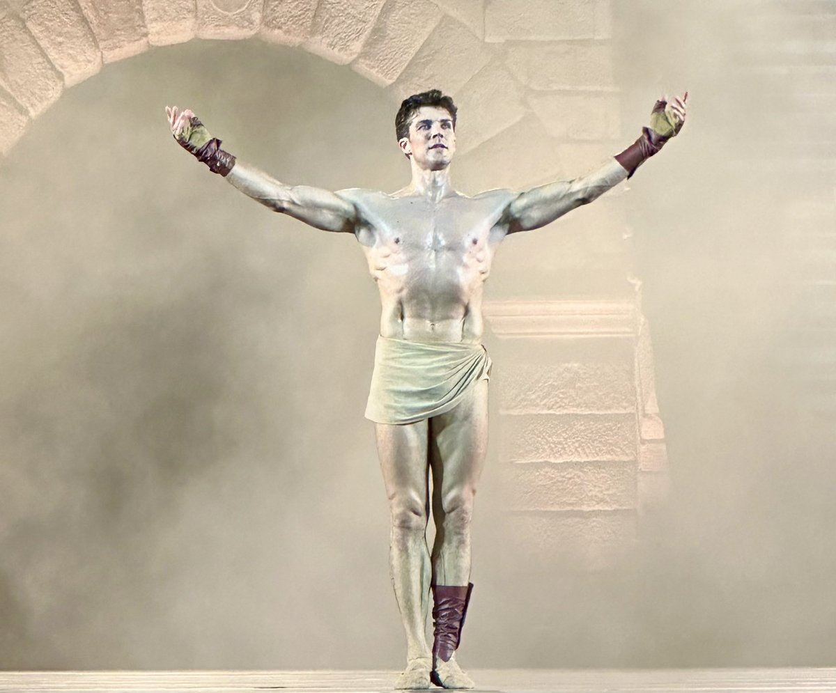 Roberto Bolle F & F (@rbfansfriends) on Twitter photo Last night at Verona Arena🇮🇹 ‘Prometheus’ performed by <a href="/RobertoBolle/">Roberto Bolle</a>
His magnetic physical charm & expressive power perfectly fitted the masculine & brave god of fire🔥🔥🔥🔥
Totally magical & thrilling!!!✨ Last night at Verona Arena🇮🇹 ‘Prometheus’ performed by <a href="/RobertoBolle/">Roberto Bolle</a>
His magnetic physical charm & expressive power perfectly fitted the masculine & brave god of fire🔥🔥🔥🔥
Totally magical & thrilling!!!✨