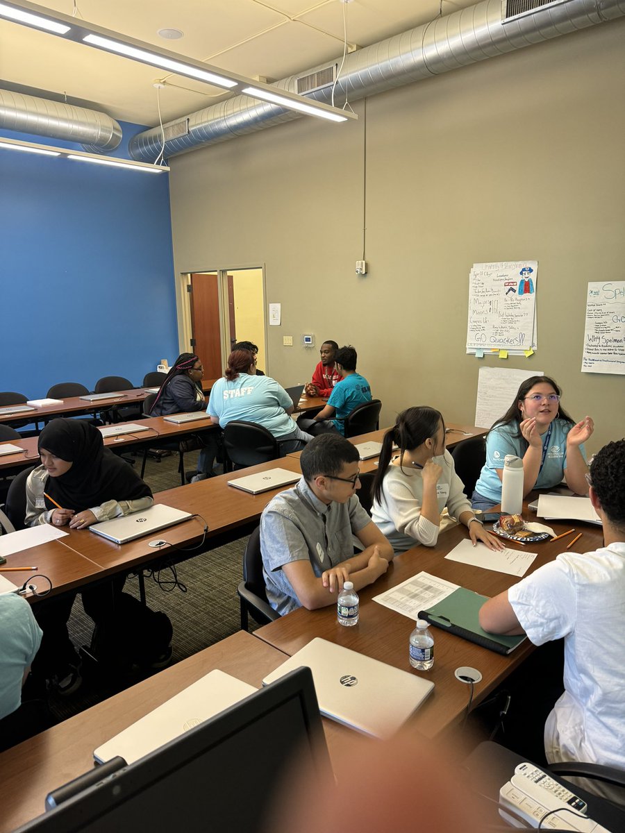 YEOStudents's tweet photo. Milwaukee YES Students hard at work on their business plans. We’ve been working with this Boys &amp; Girls Club since 2016…#yngentrepreneurz #boys&amp;girlsclub https://t.co/Zljr0G1oAs