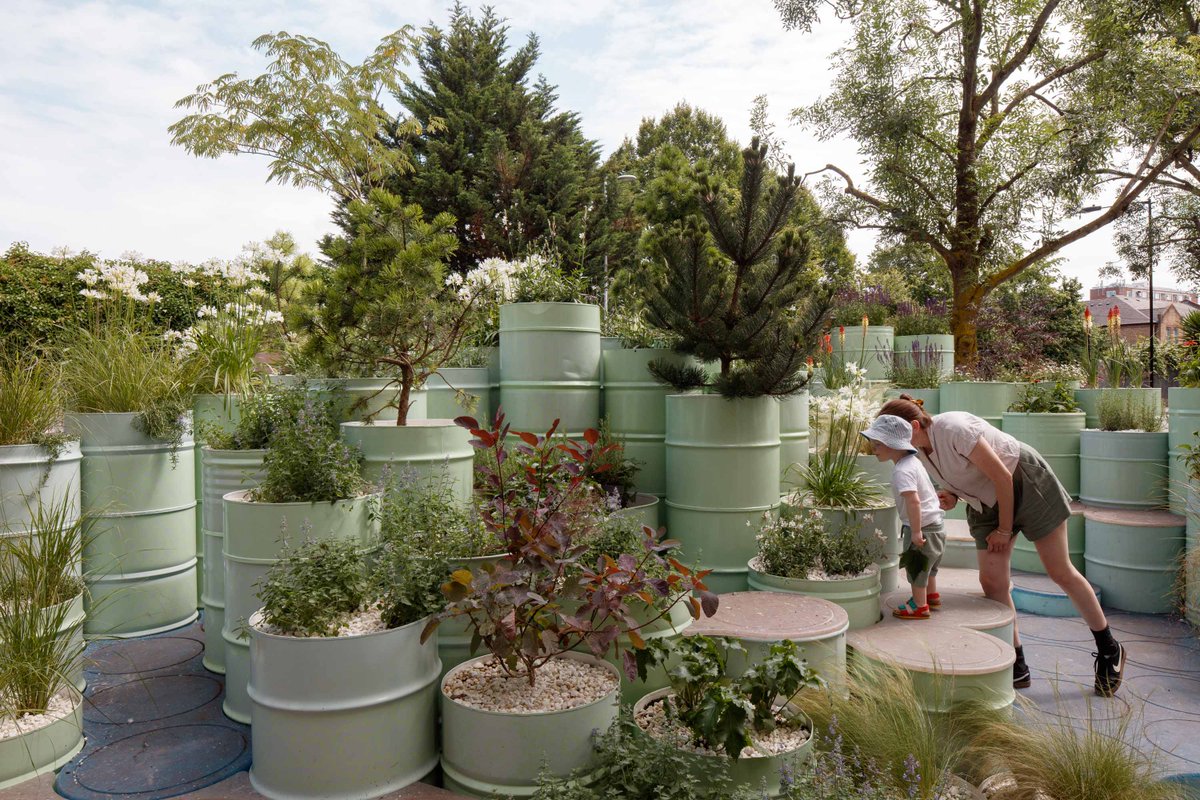 LFArchitecture's tweet photo. We're thrilled to reveal 'Re-Green North Kensington', a visionary design installation aimed at revitalising #NorthKensington by @georgekingarch in collaboration with @grow2knowcic, supported by @RBKC.

Plan your visit! 🌿
https://t.co/FxDgePkRRn

#LFA2024 #LFAat20 #Reimagine https://t.co/ackhHnxUZF