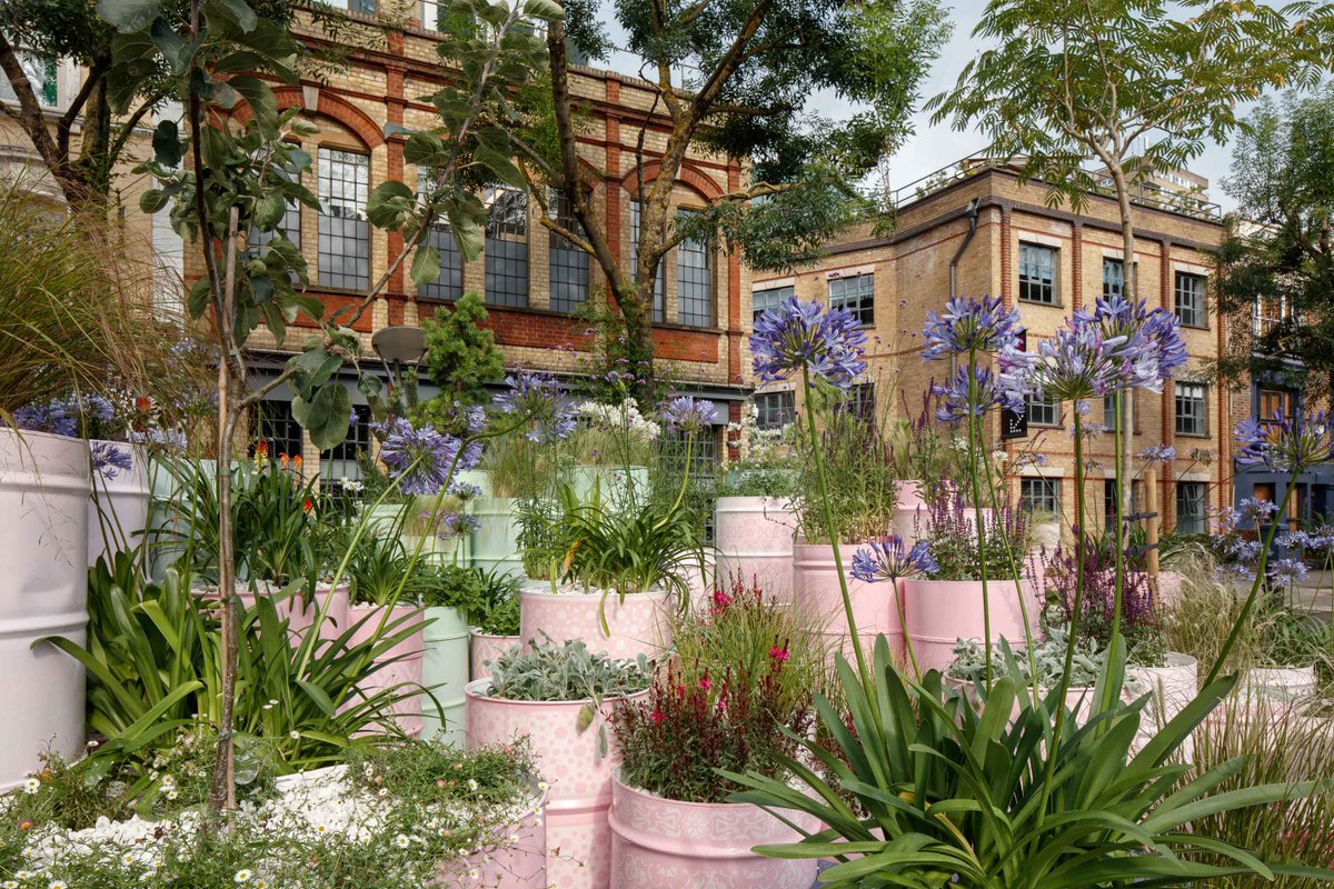 LFArchitecture's tweet photo. We're thrilled to reveal 'Re-Green North Kensington', a visionary design installation aimed at revitalising #NorthKensington by @georgekingarch in collaboration with @grow2knowcic, supported by @RBKC.

Plan your visit! 🌿
https://t.co/FxDgePkRRn

#LFA2024 #LFAat20 #Reimagine https://t.co/ackhHnxUZF