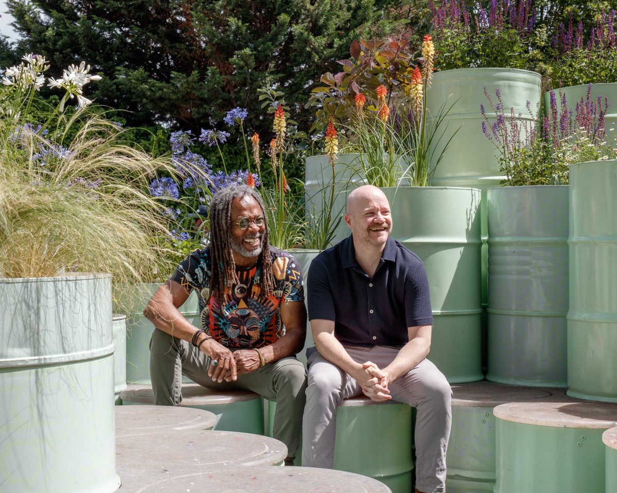 LFArchitecture's tweet photo. We're thrilled to reveal 'Re-Green North Kensington', a visionary design installation aimed at revitalising #NorthKensington by @georgekingarch in collaboration with @grow2knowcic, supported by @RBKC.

Plan your visit! 🌿
https://t.co/FxDgePkRRn

#LFA2024 #LFAat20 #Reimagine https://t.co/ackhHnxUZF